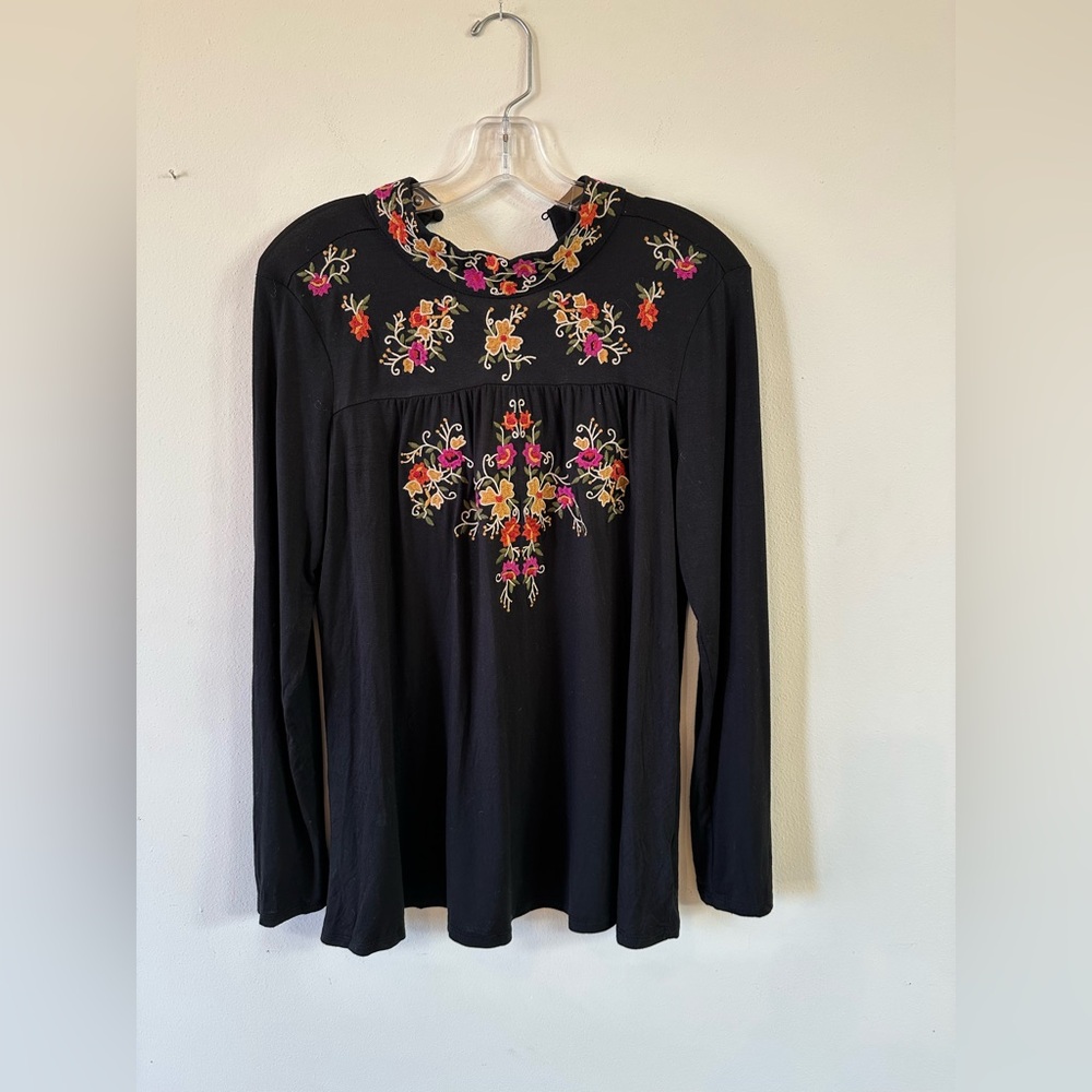 GUPIO SZ S/P Viscose/Spandex Black & Red Embroidered Flowers Blouse Top Shirt